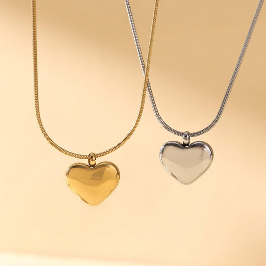 Three-dimensional Heart Necklace